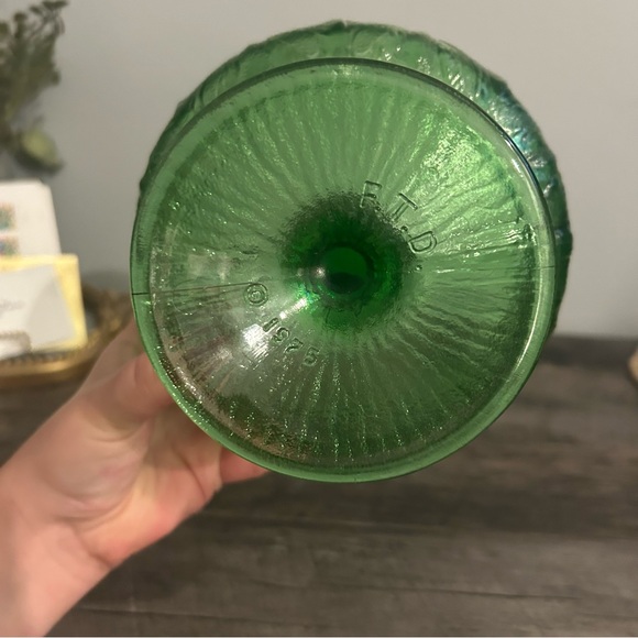 Vintage FTD 1978 Green Depression Glass Footed Pedestal Bowl Oak Leaf Pattern - Picture 4 of 5